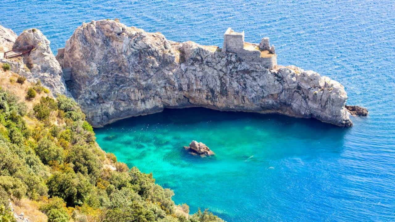 Tra Amalfi, Pompei, Paestum Apartment Salerno Ngoại thất bức ảnh